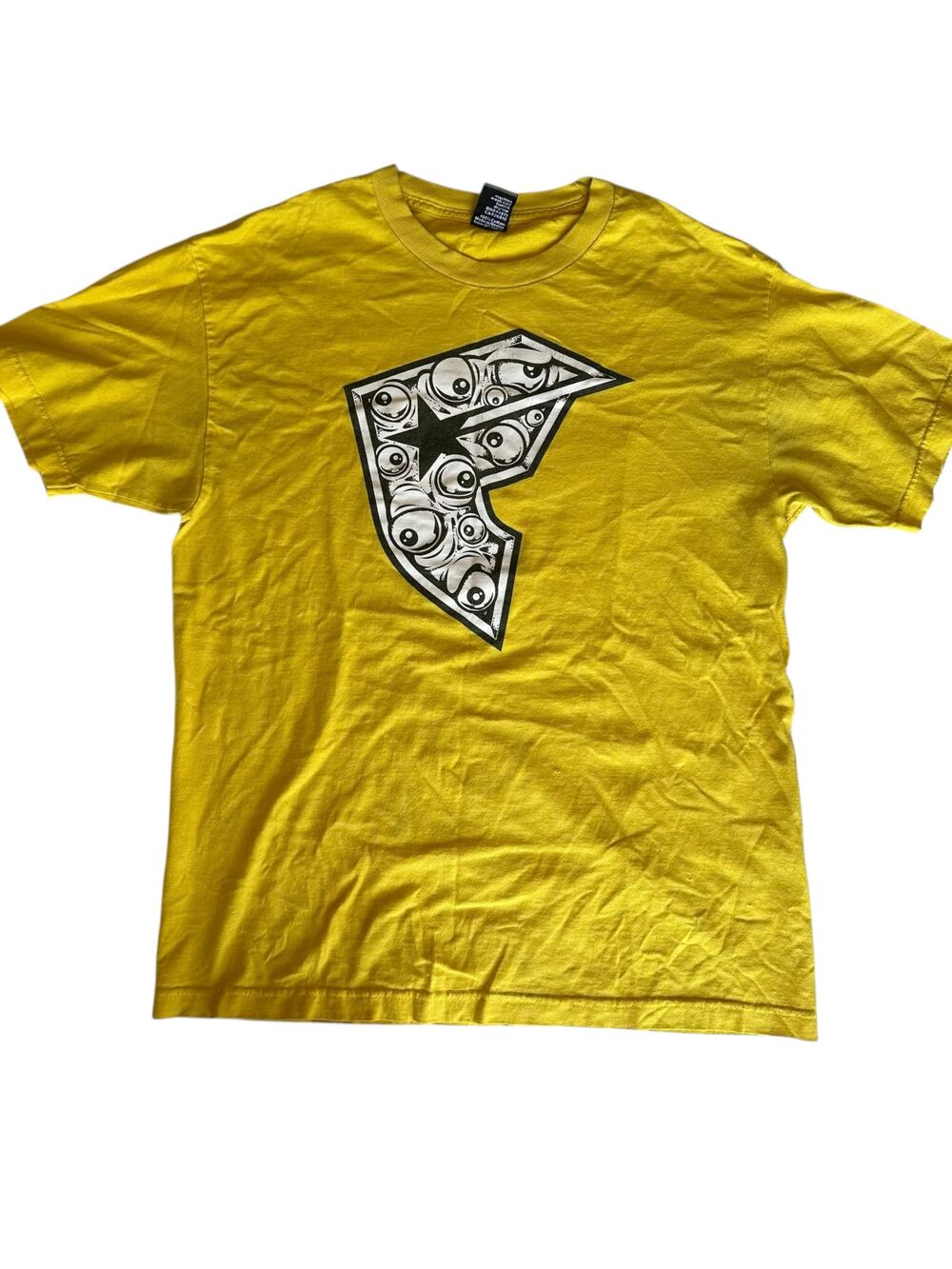 Vintage Mens Tee Size Large Yellow Famous Stars & Straps Travis Barker Skater